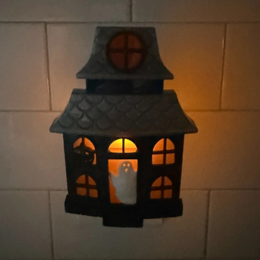 Bath & Body Works Wallflowers Plug Halloween OS Black Good Haunted House Ghost